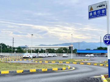 鹭宏鑫驾校
