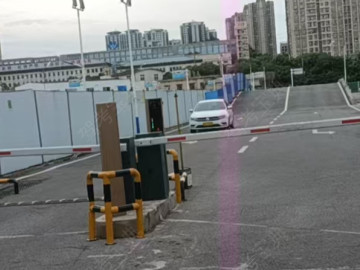 鸿翔驾校
